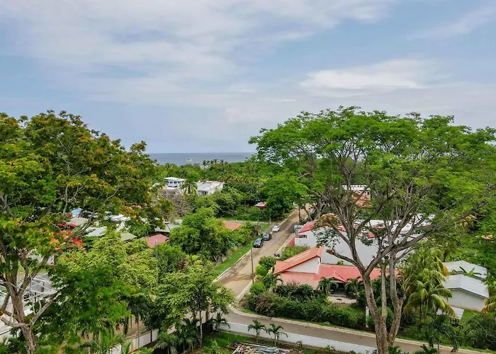 Tropical With Spectacular Ocean Views, Panoramic Dining Terrace & Quick Walk To Hébergement de vacances Coco