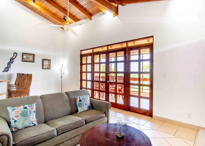 Tropical With Spectacular Ocean Views, Panoramic Dining Terrace & Quick Walk To *
