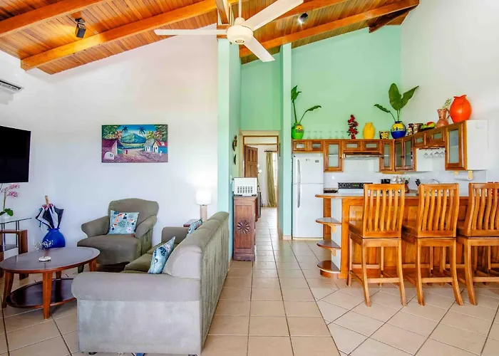Tropical With Spectacular Ocean Views, Panoramic Dining Terrace & Quick Walk To Hébergement de vacances Coco