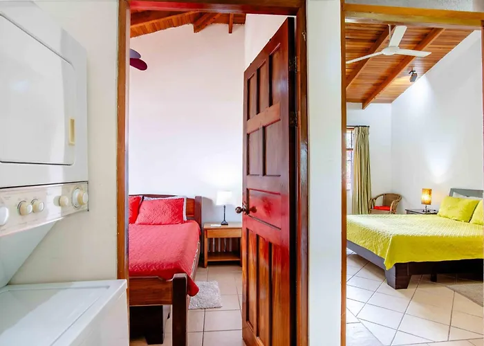 Hébergement de vacances Tropical With Spectacular Ocean Views, Panoramic Dining Terrace & Quick Walk To Coco