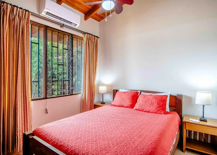 Tropical With Spectacular Ocean Views, Panoramic Dining Terrace & Quick Walk To *